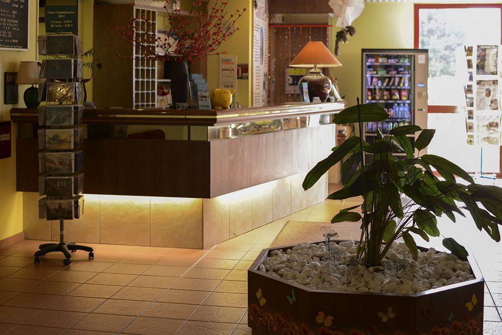 Logis Hotel Restaurant Le Sainte Mere Exterior foto